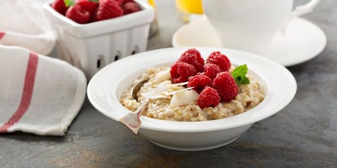 oatmeal porridge with raspberries for weight loss