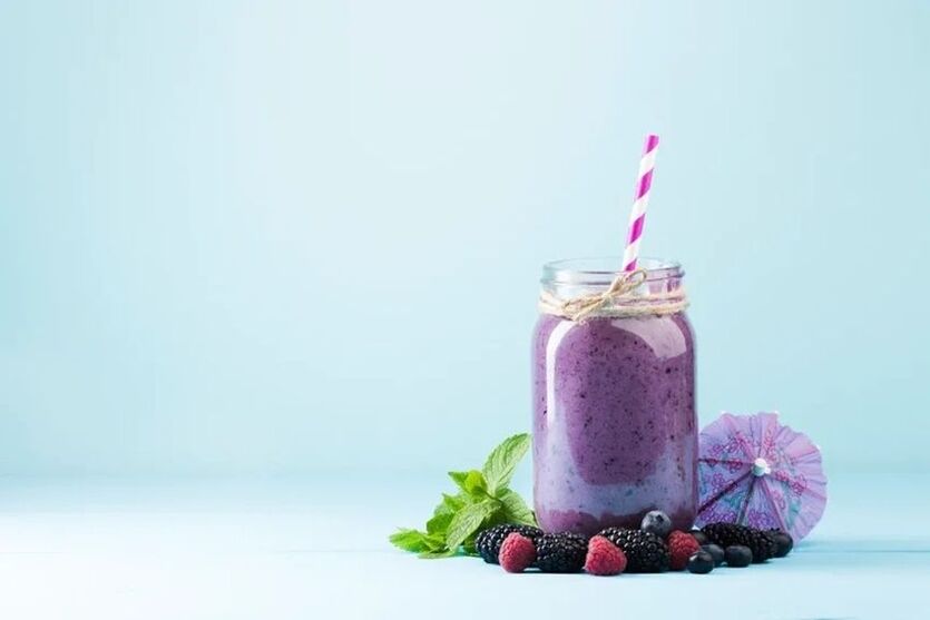 fruit and berry smoothies with a low carb diet